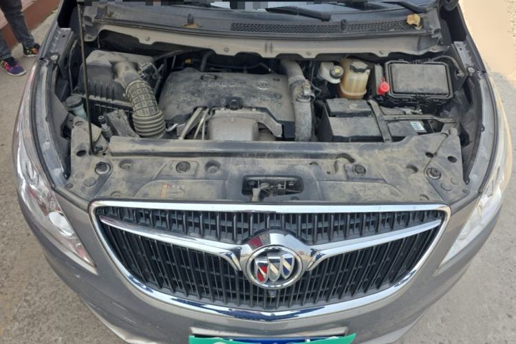 Used Buick GL8 2018 28T Luxury Model China VI Standard Engine Bay