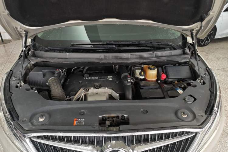 Used Buick GL8 2018 ES 28T Comfort Model China VI Standard Engine Bay