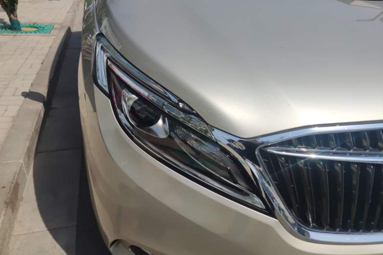 Used Buick GL8 2018 ES 28T Comfort Model China VI Standard Exterior 3