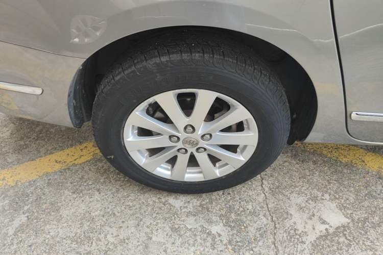 Used Buick GL8 2018 28T Luxury Model China VI Standard Exterior 5