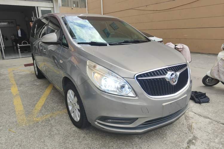 Used Buick GL8 2018 28T Luxury Model China VI Standard Front Right 45 Deg