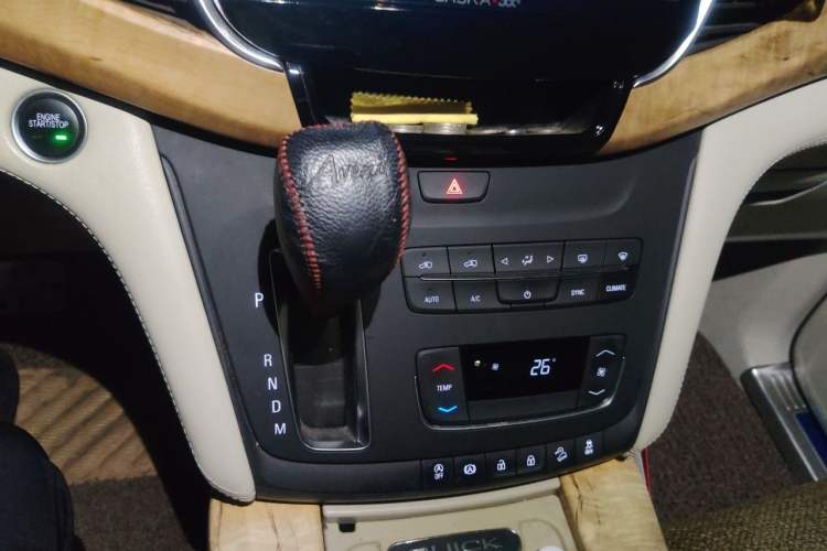 Used Buick GL8 2018 ES 28T Comfort Model China VI Standard Gear Lever