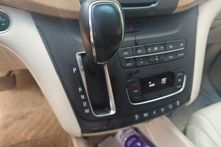 Used Buick GL8 2018 ES 28T Comfort Model China VI Standard Gear Lever