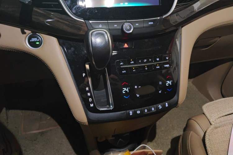 Used Buick GL8 2018 ES 28T Luxury Model China VI Standard Gear Lever