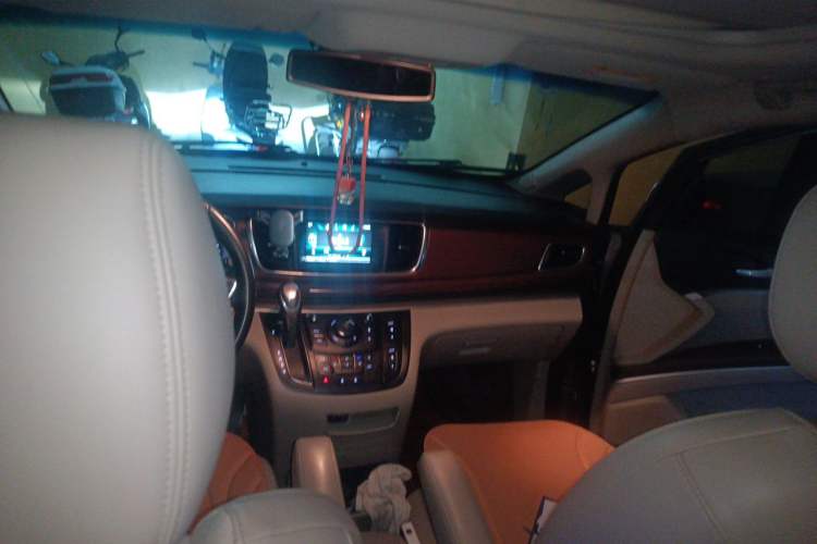 Used Buick GL8 2018 28T Luxury Model China VI Standard Headliner