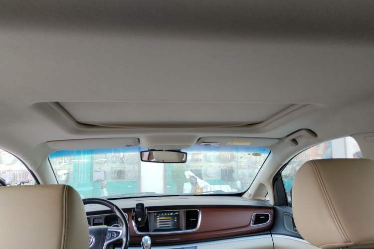 Used Buick GL8 2018 28T Luxury Model China VI Standard Headliner