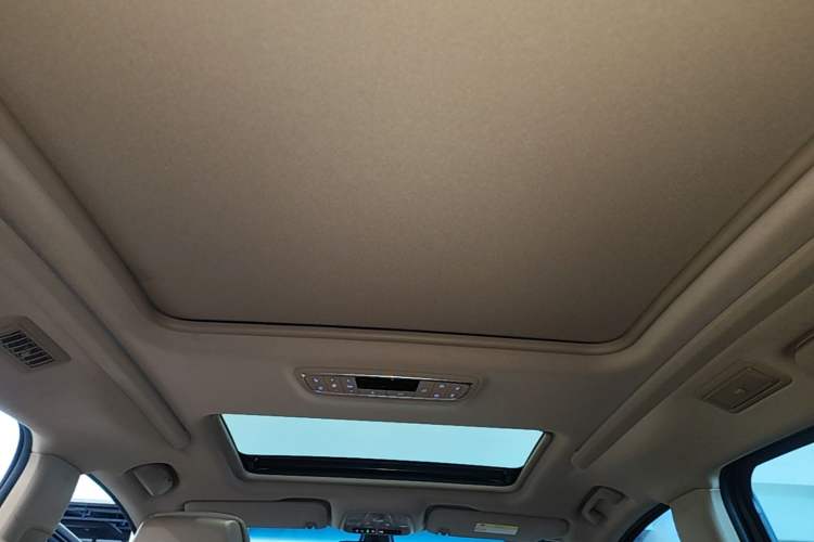 Used Buick GL8 2018 ES 28T Luxury Model China VI Standard Headliner