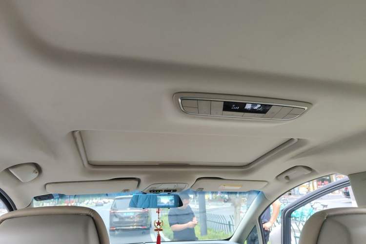 Used Buick GL8 2018 ES 28T Comfort Model China VI Standard Headliner