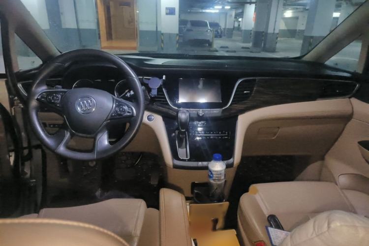 Used Buick GL8 2018 ES 28T Flagship Model China VI Standard Interior 2
