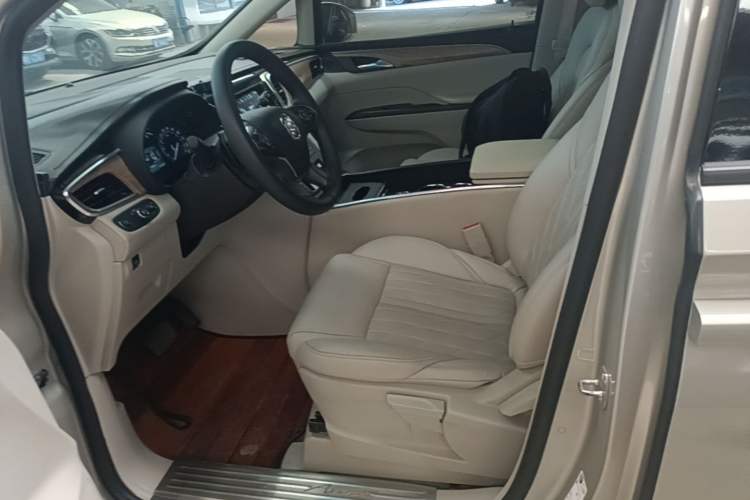 Used Buick GL8 2018 ES 28T Comfort Model China VI Standard Left Front Seat