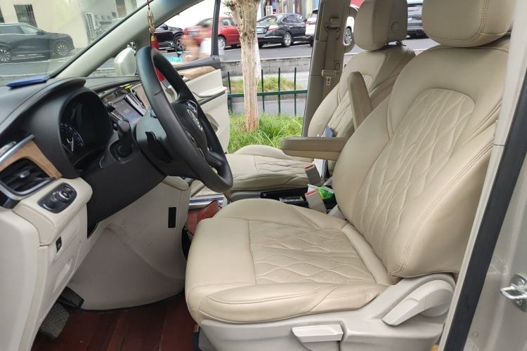 Used Buick GL8 2018 ES 28T Comfort Model China VI Standard Left Front Seat
