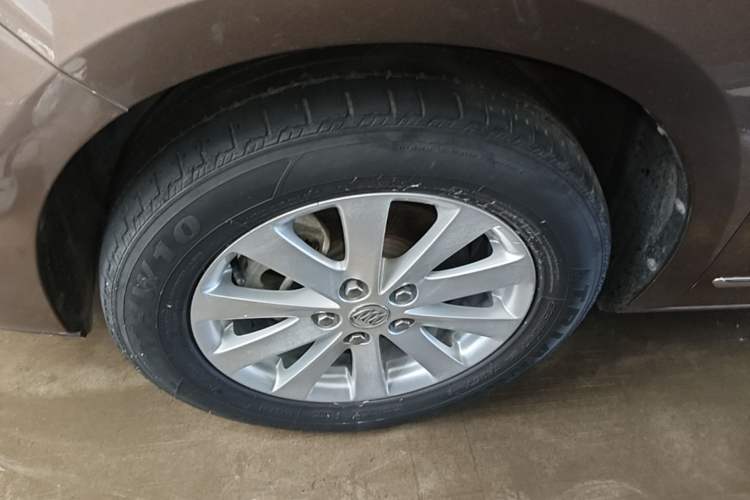 Used Buick GL8 2018 28T Luxury Model China VI Standard Left Front Wheel Hub