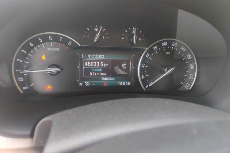 Used Buick GL8 2018 ES 28T Comfort Model China VI Standard Odometer Close Up