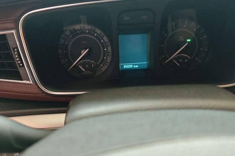 Used Buick GL8 2018 28T Prestige Version China VI Standard Odometer Close Up
