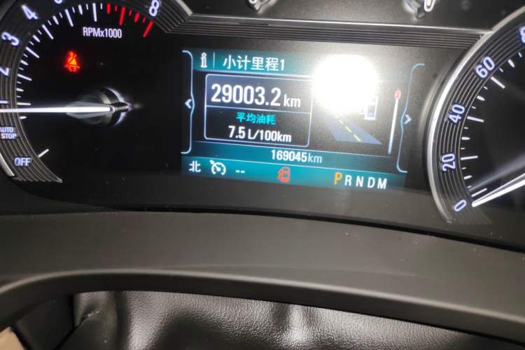 Used Buick GL8 2018 ES 28T Luxury Model China VI Standard Odometer Close Up