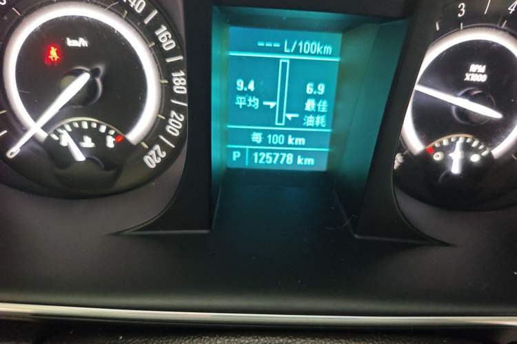Used Buick GL8 2018 28T Comfort Model China VI Standard Odometer Close Up