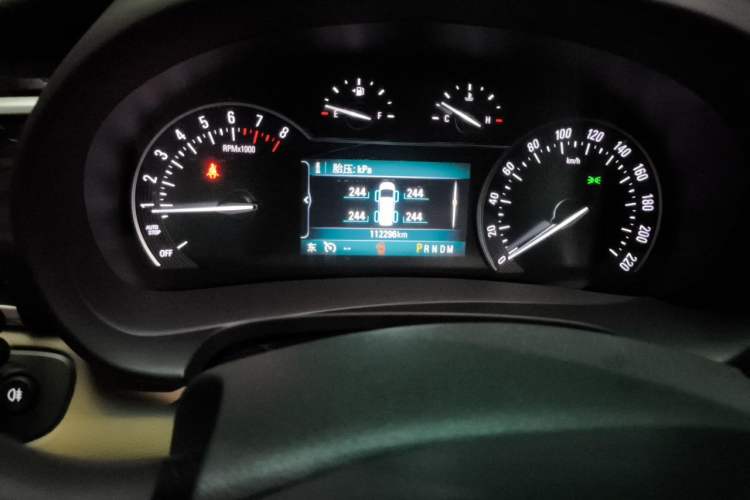 Used Buick GL8 2018 ES 28T Premium Model China VI Standard Odometer Close Up
