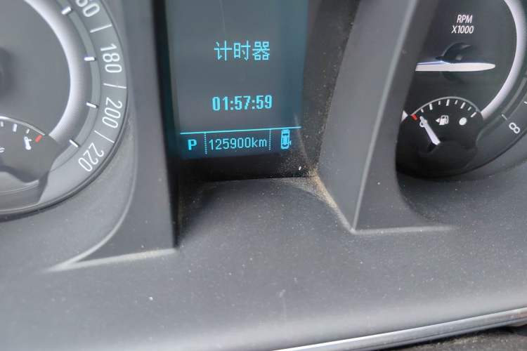 Used Buick GL8 2018 28T Comfort Model China VI Standard Odometer Close Up