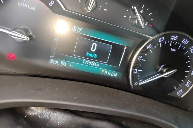 Used Buick GL8 2018 ES 28T Comfort Model China VI Standard Odometer Close Up