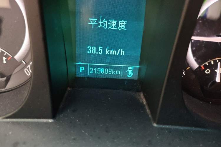 Used Buick GL8 2018 28T Luxury Model China VI Standard Odometer Close Up