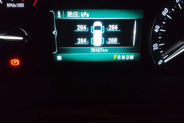Used Buick GL8 2018 ES 28T Comfort Model China VI Standard Odometer Close Up