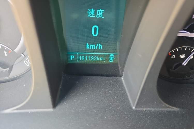 Used Buick GL8 2018 28T Luxury Model China VI Standard Odometer Close Up