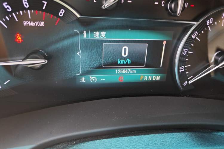 Used Buick GL8 2018 ES 28T Luxury Model China VI Standard Odometer Close Up
