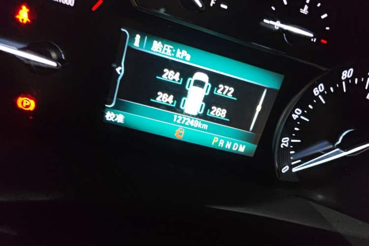 Used Buick GL8 2018 ES 28T Luxury Model China VI Standard Odometer Close Up