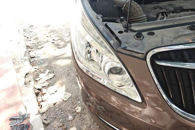 Used Buick GL8 2018 28T Luxury Model China VI Standard Right Front Headlight