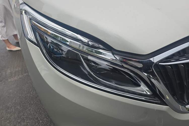 Used Buick GL8 2018 ES 28T Luxury Model China VI Standard Right Front Headlight