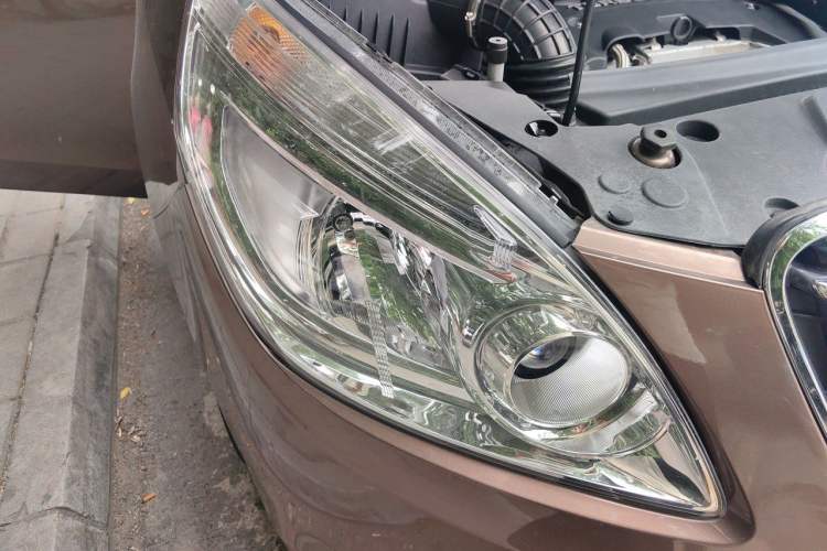 Used Buick GL8 2018 28T Comfort Model China VI Standard Right Front Headlight