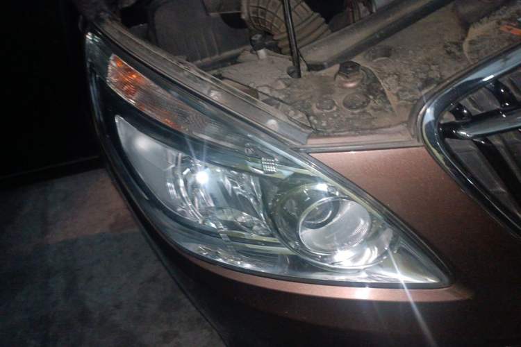 Used Buick GL8 2018 28T Luxury Model China VI Standard Right Front Headlight
