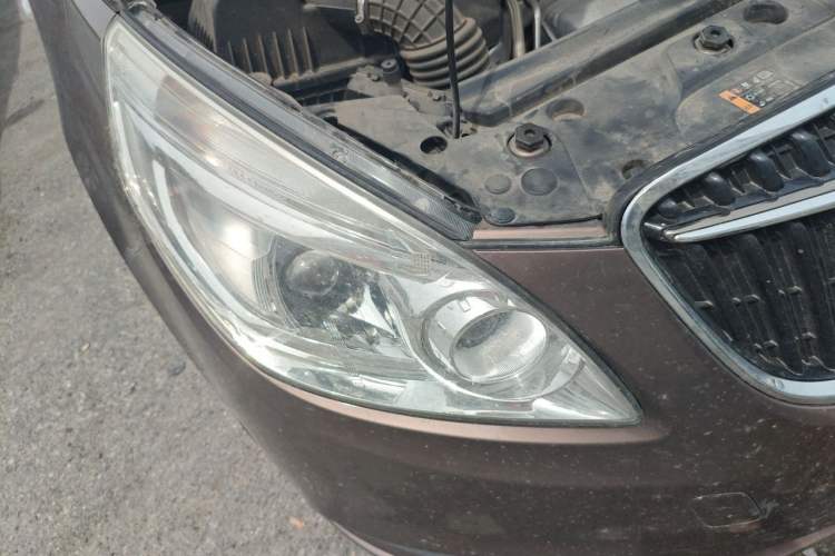 Used Buick GL8 2018 28T Luxury Model China VI Standard Right Front Headlight