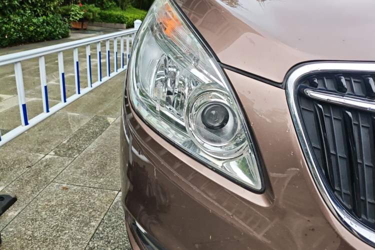 Used Buick GL8 2018 28T Luxury Model China VI Standard Right Front Headlight