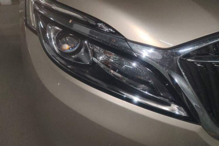 Used Buick GL8 2018 ES 28T Comfort Model China VI Standard Right Front Headlight