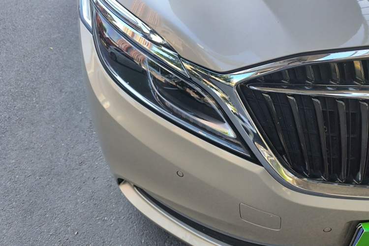 Used Buick GL8 2018 ES 28T Flagship Model China VI Standard Right Front Headlight