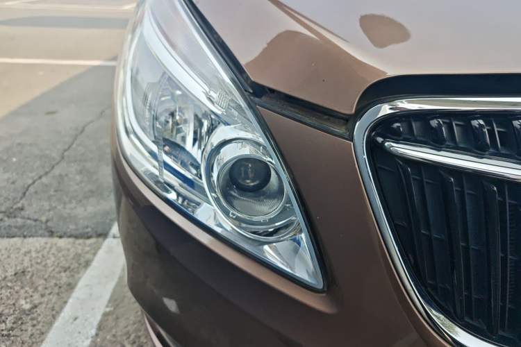 Used Buick GL8 2018 28T Luxury Model China VI Standard Right Front Headlight