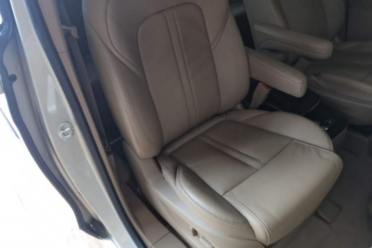 Used Buick GL8 2018 ES 28T Premium Model China VI Standard Right Front Seat