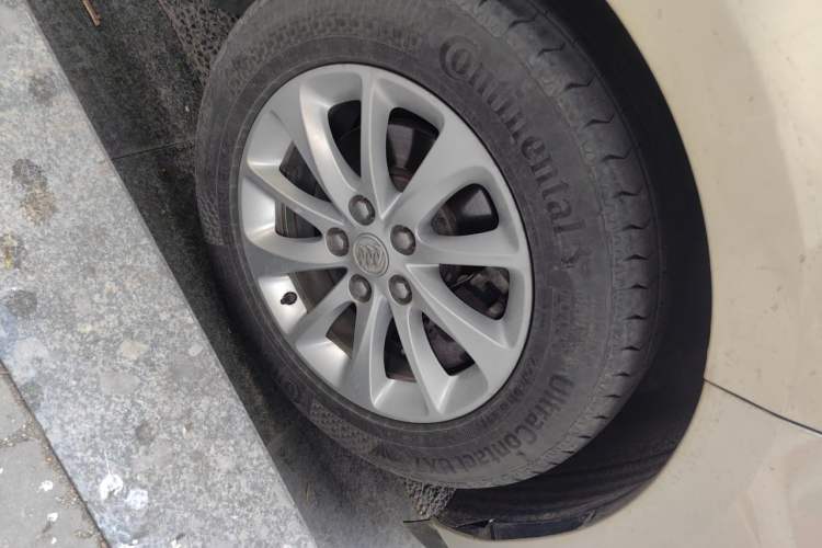 Used Buick GL8 2018 ES 28T Comfort Model China VI Standard Right Front Wheel Hub