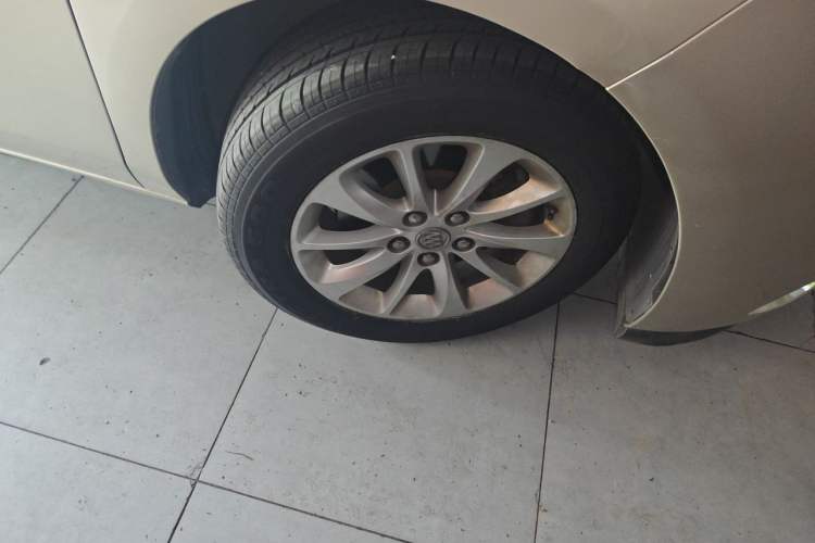 Used Buick GL8 2018 28T Comfort Model China VI Standard Right Front Wheel Hub