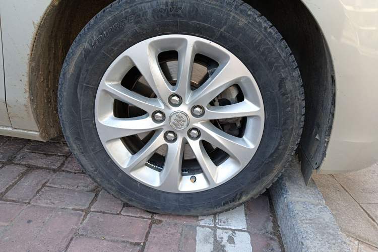 Used Buick GL8 2018 ES 28T Comfort Model China VI Standard Right Front Wheel Hub