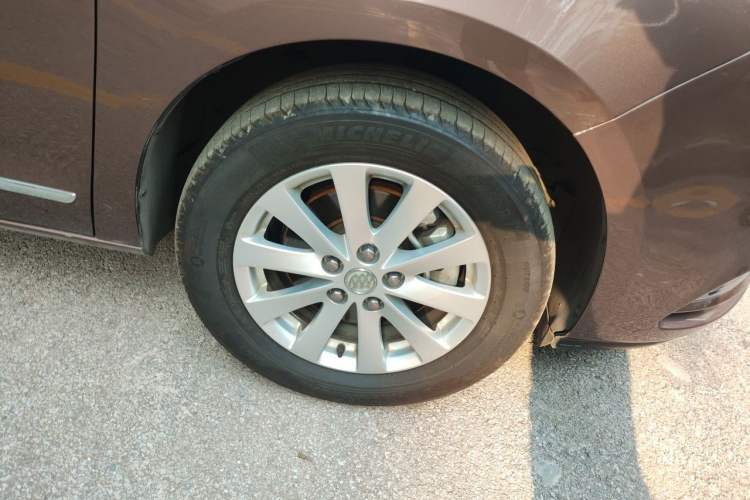 Used Buick GL8 2018 28T Prestige Version China VI Standard Right Front Wheel Hub