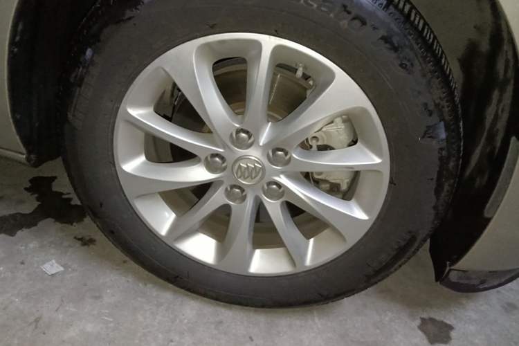 Used Buick GL8 2018 ES 28T Luxury Model China VI Standard Right Front Wheel Hub