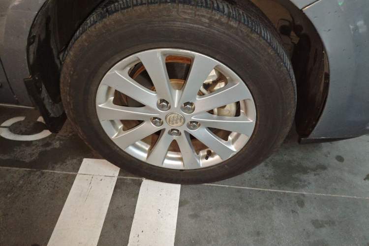 Used Buick GL8 2018 28T Luxury Model China VI Standard Right Front Wheel Hub