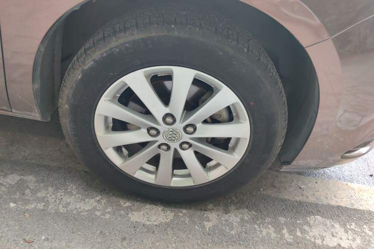 Used Buick GL8 2018 28T Comfort Model China VI Standard Right Front Wheel Hub