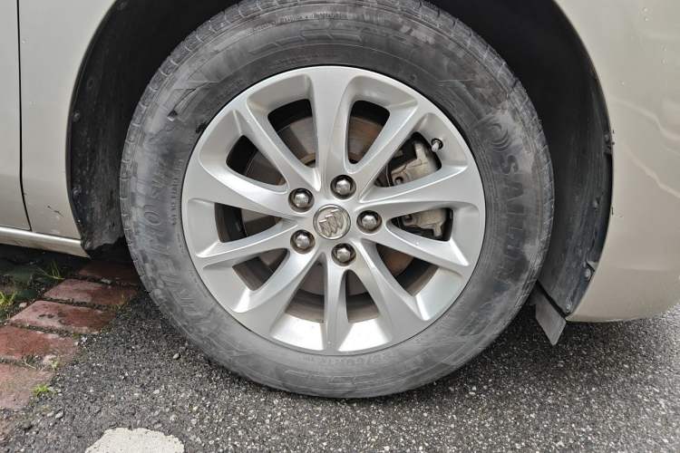 Used Buick GL8 2018 ES 28T Comfort Model China VI Standard Right Front Wheel Hub