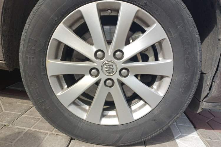 Used Buick GL8 2018 28T Comfort Model China VI Standard Right Front Wheel Hub