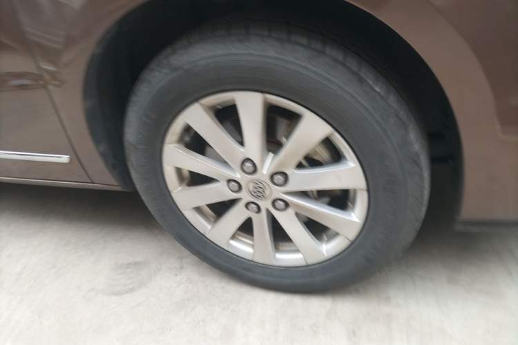 Used Buick GL8 2018 28T Prestige Version China VI Standard Right Front Wheel Hub