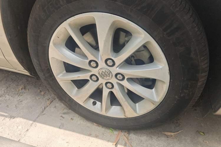 Used Buick GL8 2018 ES 28T Comfort Model China VI Standard Right Front Wheel Hub