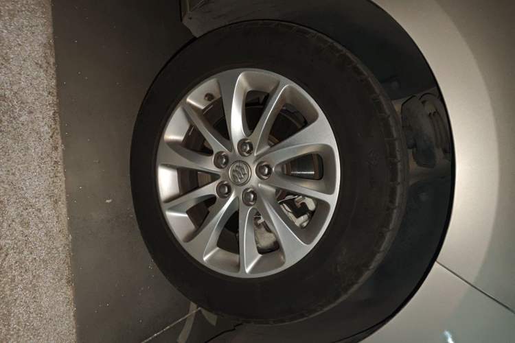 Used Buick GL8 2018 ES 28T Comfort Model China VI Standard Right Front Wheel Hub